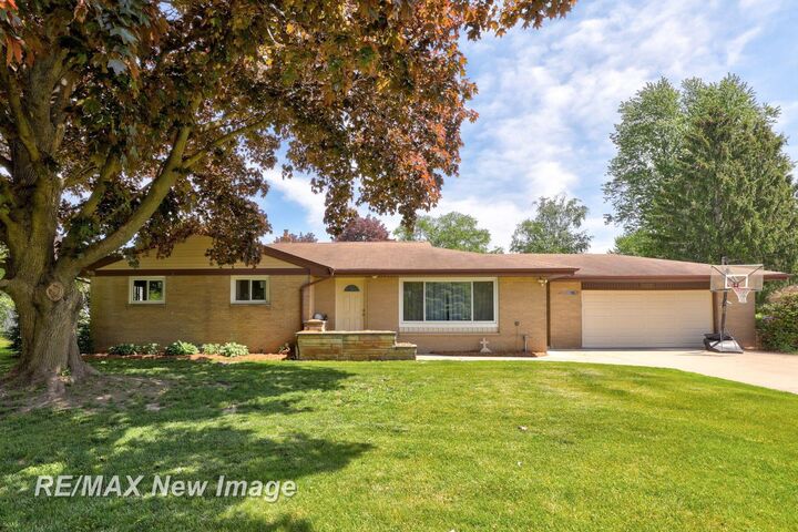 505 W Gloucester  Saginaw MI 48609 photo