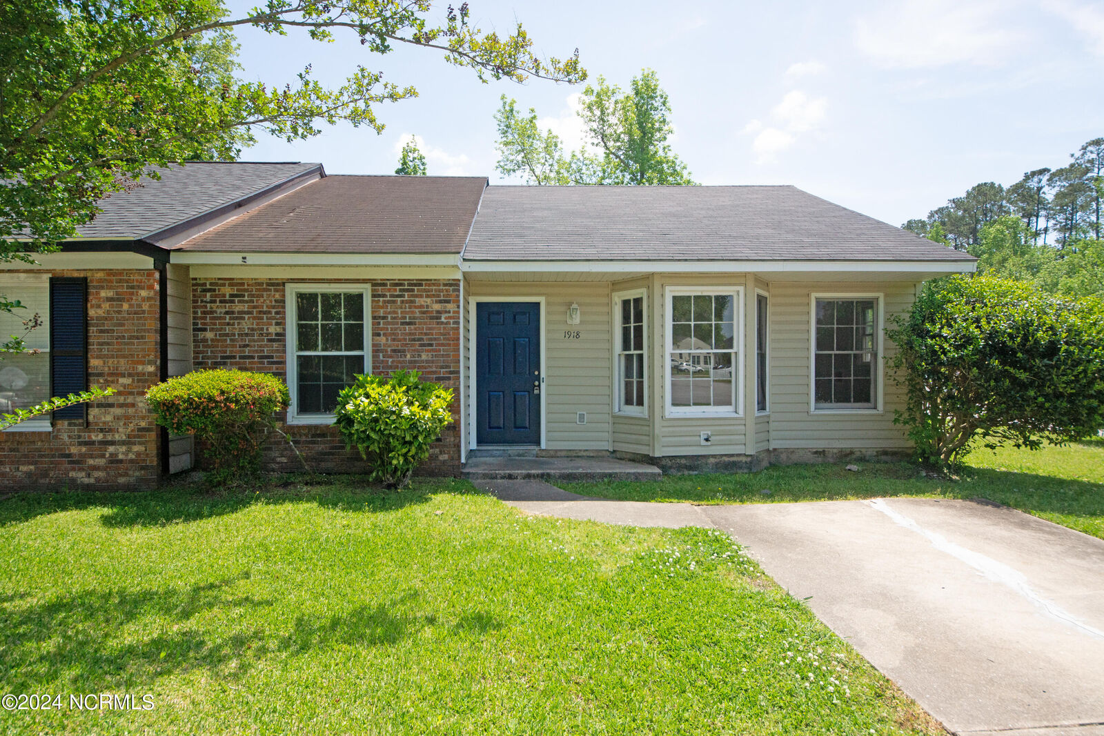 Property Photo: 1918 Greenstone Court NC 28544