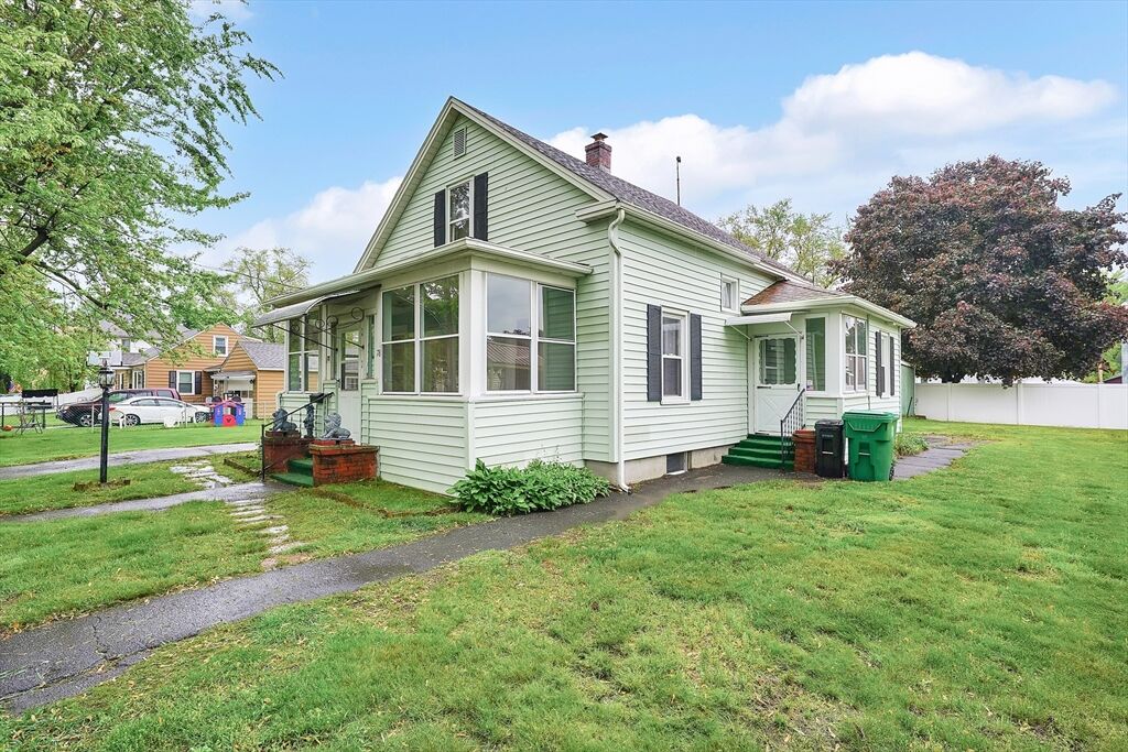 Property Photo: 78 Narragansett Blvd MA 01013