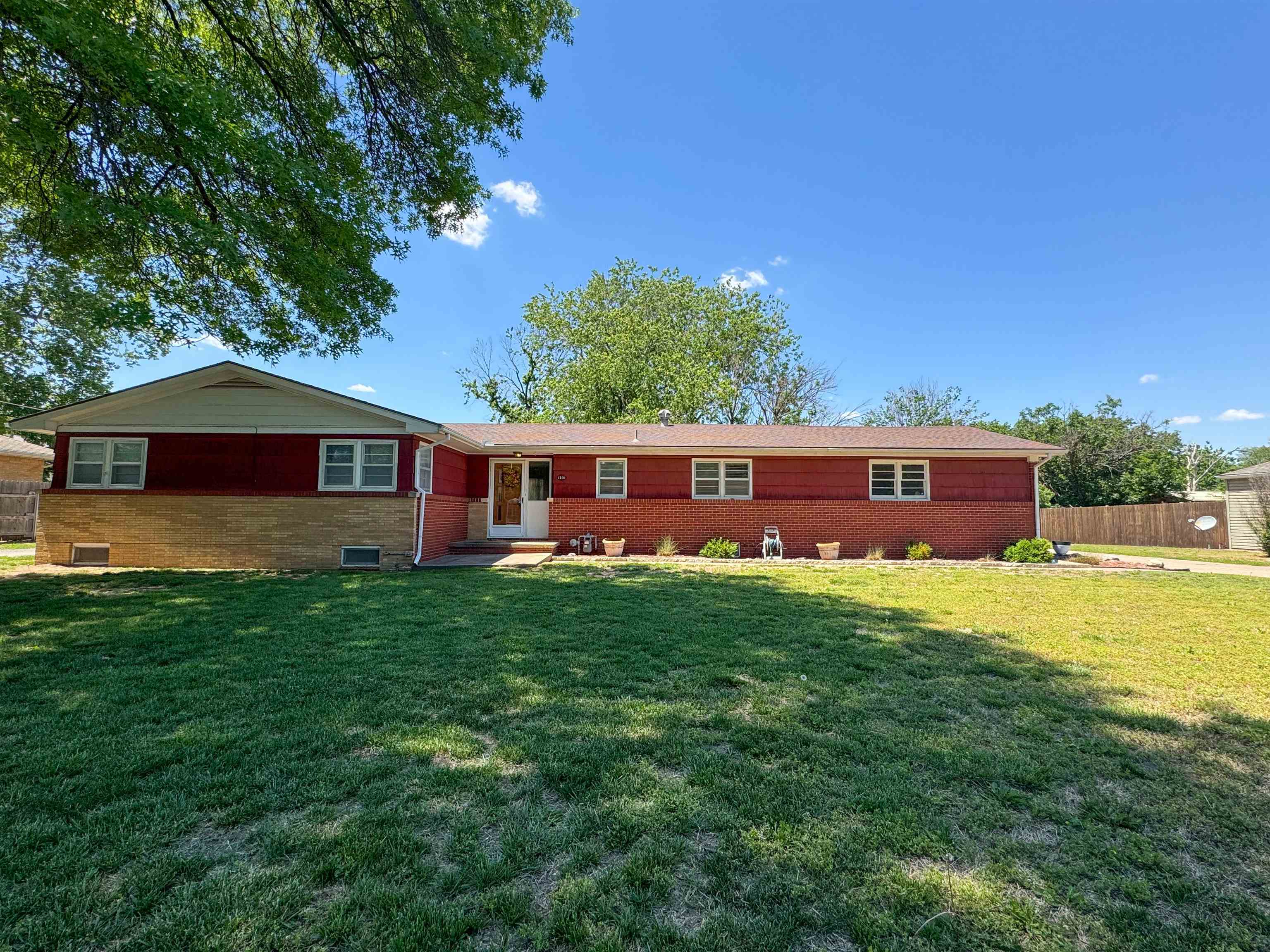 Property Photo:  1301 N Gow  KS 67203 