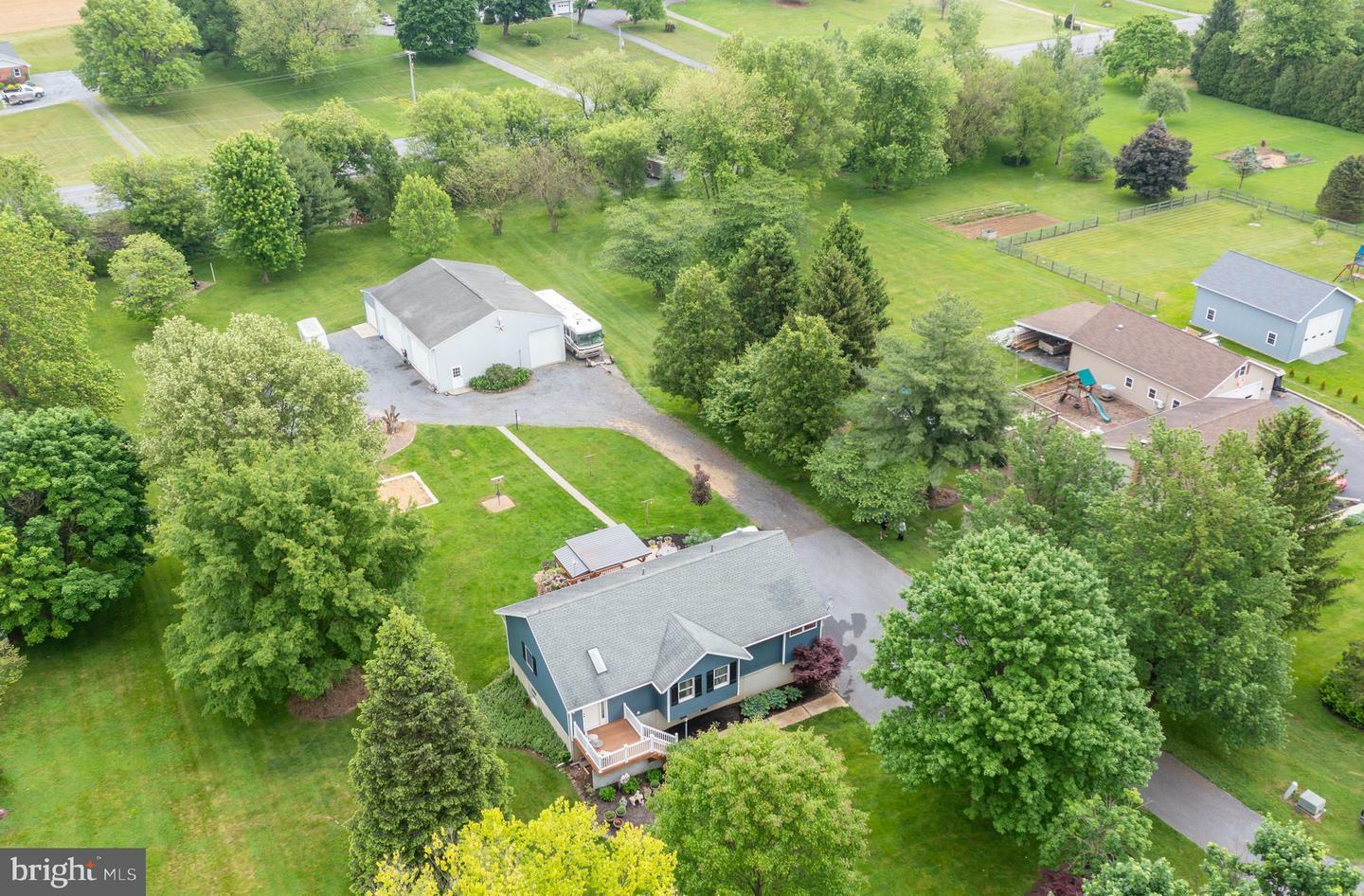 Property Photo:  895 Canal Road  PA 19567 