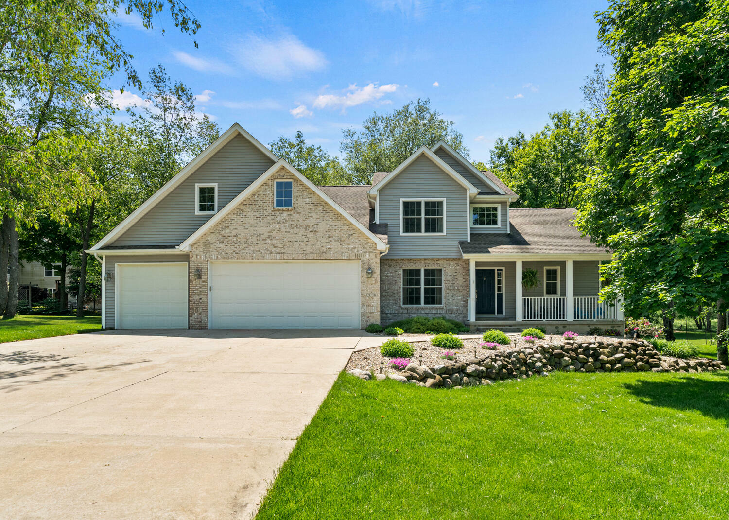 Property Photo:  9138 Richland Woods Drive  MI 49083 