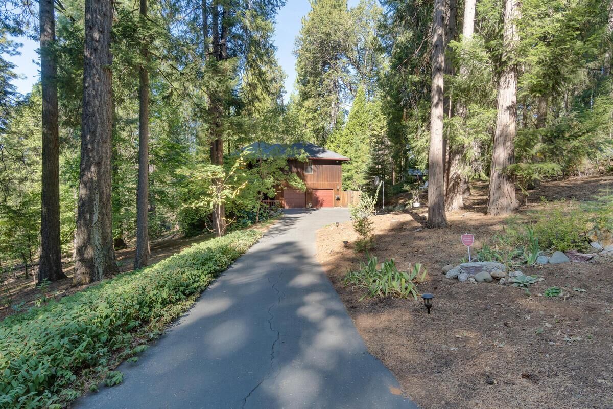 Property Photo: 5181 Adney Way CA 95726