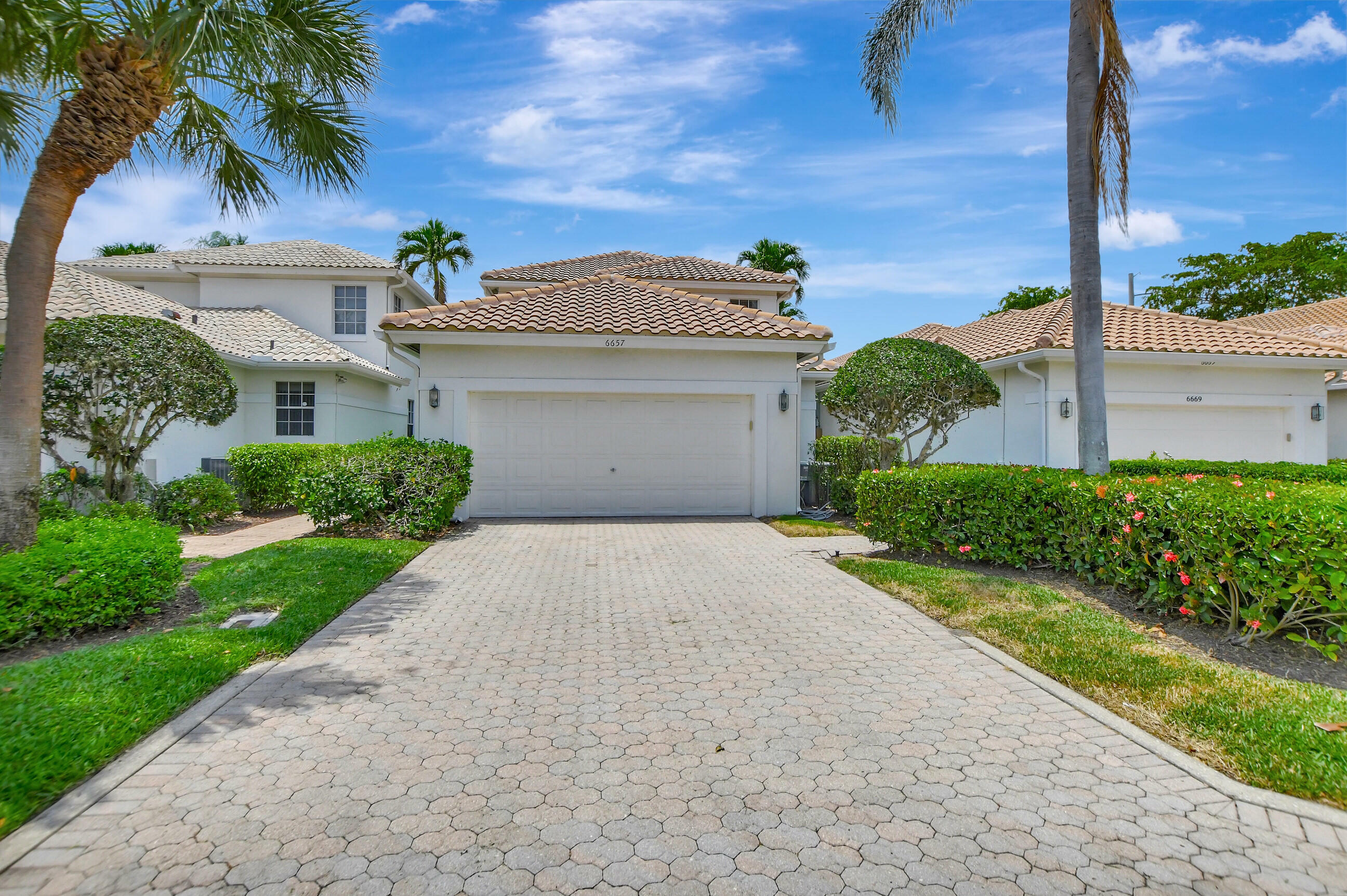 Property Photo:  6657 NW 25th Way  FL 33496 