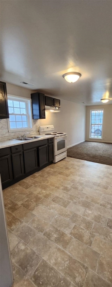 Property Photo: 4 Walker Court KY 42101