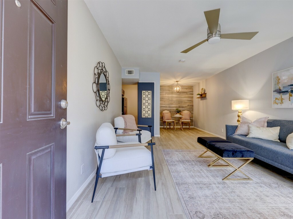 Property Photo:  2020 S Congress Avenue 2120  TX 78704 