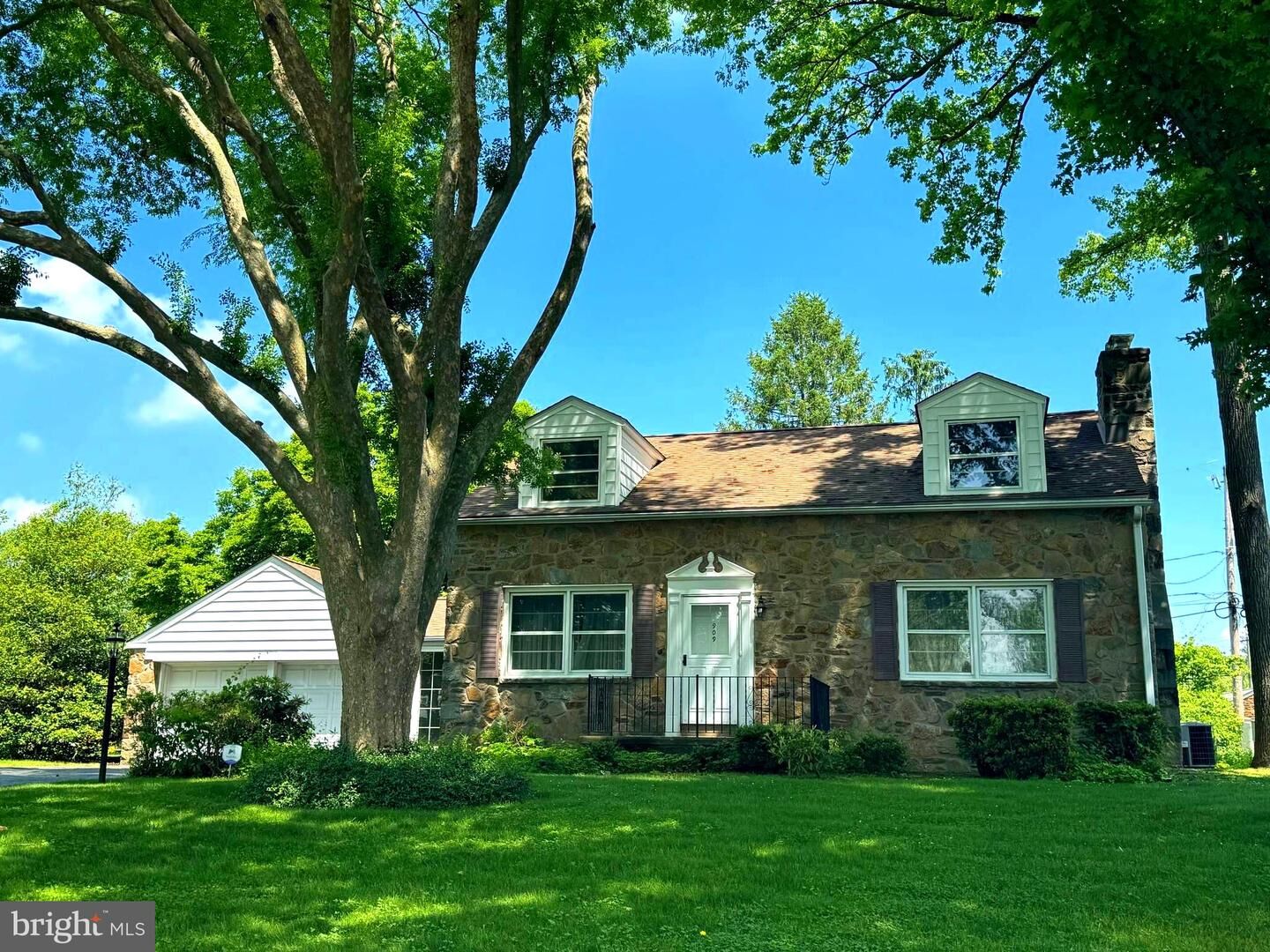 Property Photo:  909 Liftwood Drive  DE 19803 