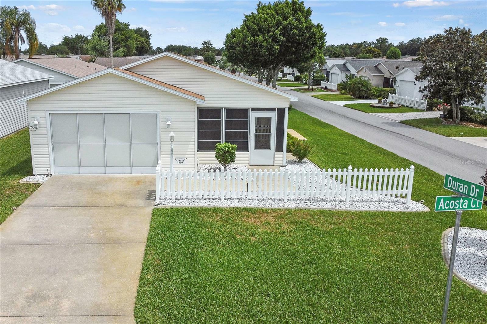 Property Photo:  2590 Acosta Court  FL 32162 