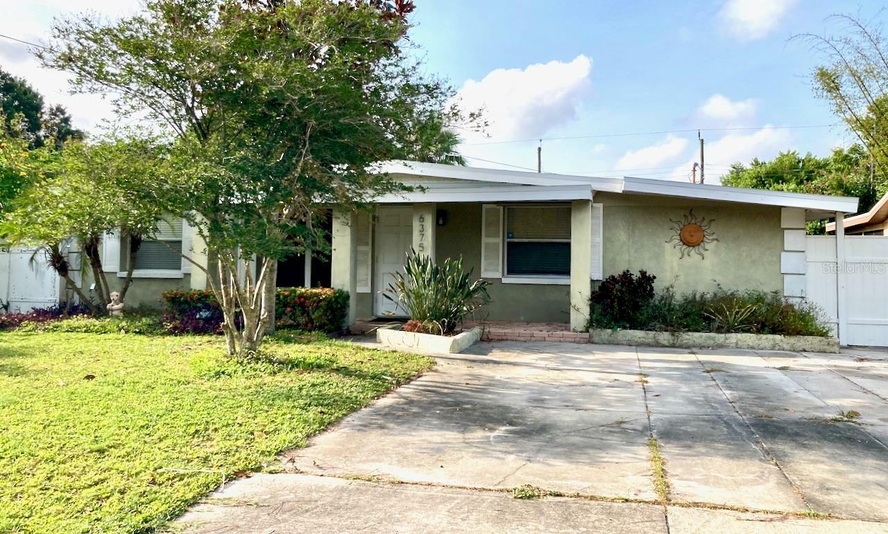 Property Photo:  6375 40th Avenue N  FL 33709 