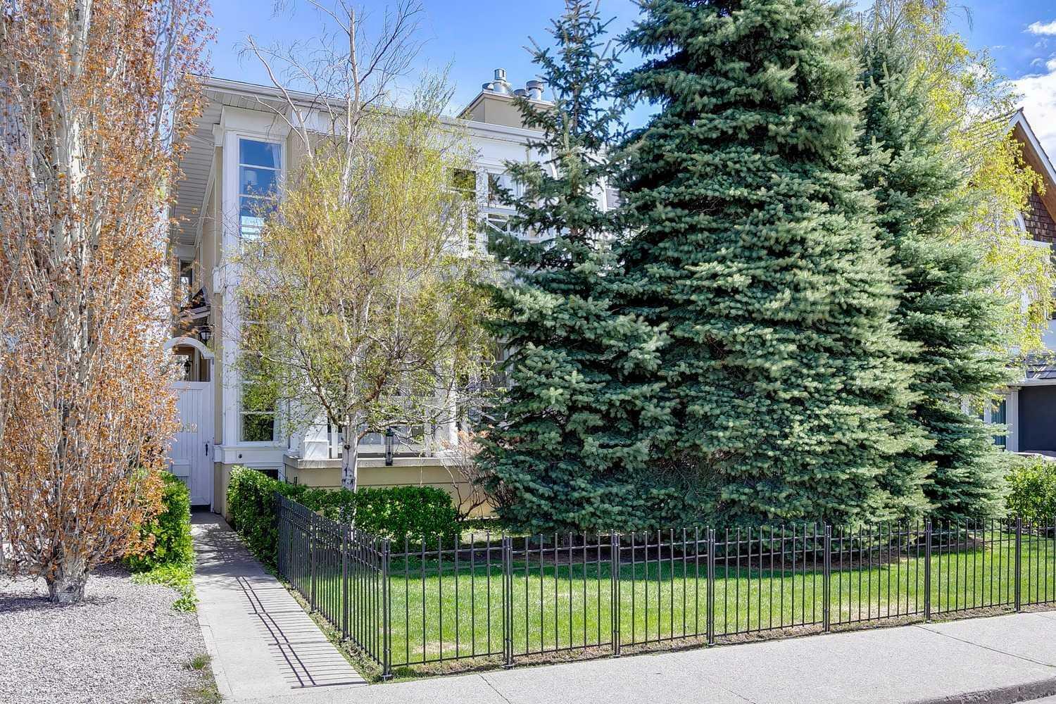 Property Photo:  4012 1A Street SW  AB T2S 1R7 