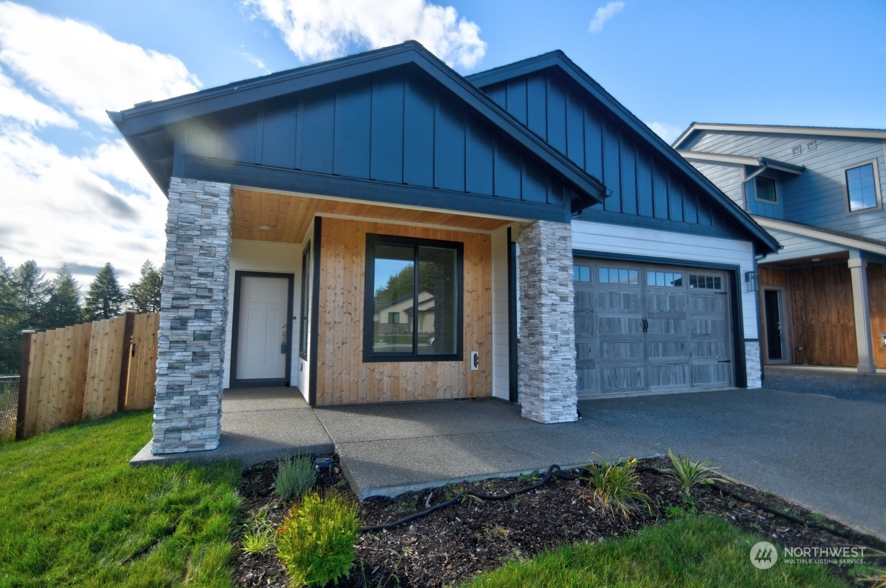 Property Photo:  2121  Hawks View Lane  WA 98596 