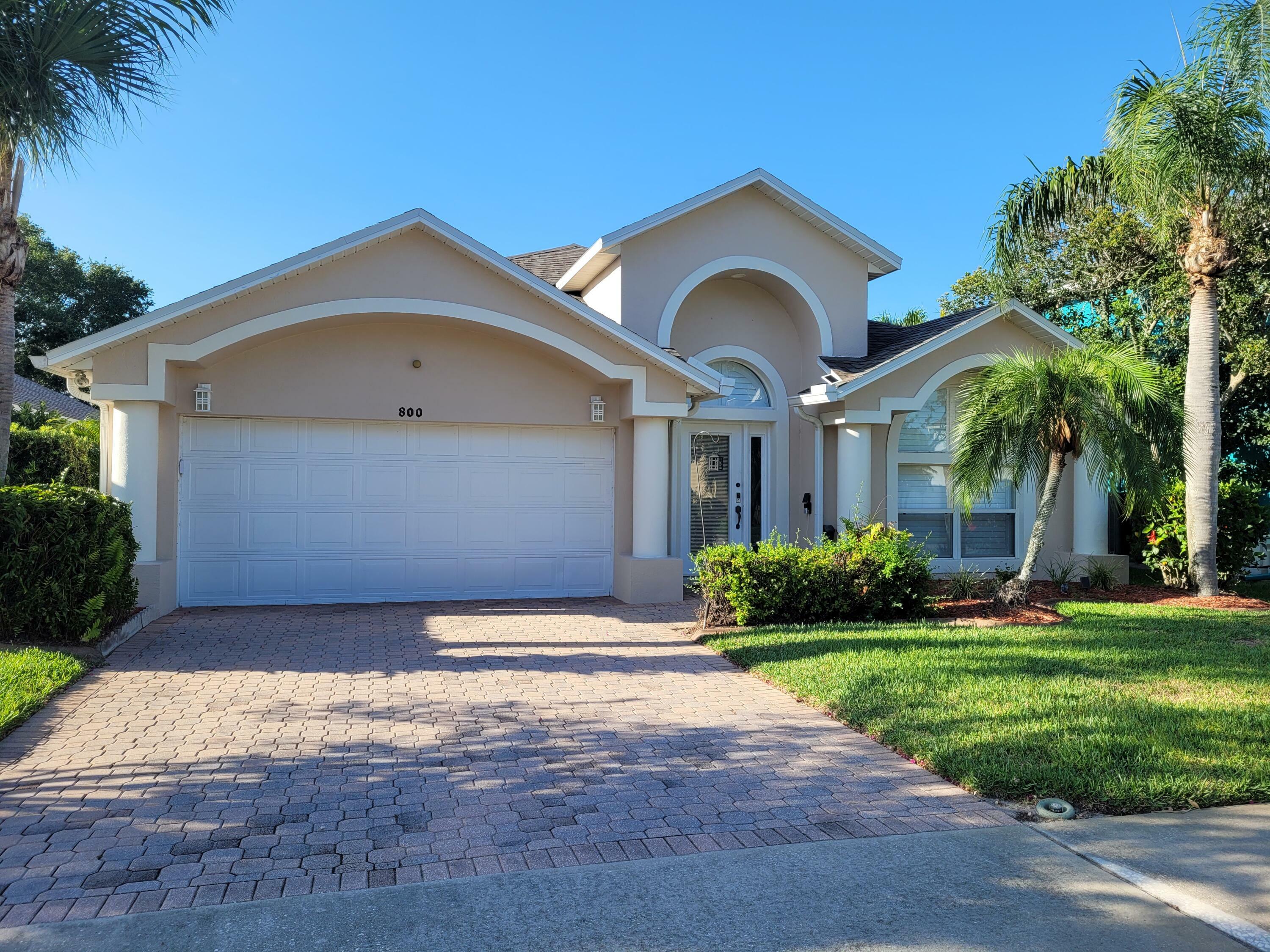 Property Photo:  800 Sunset Lakes Drive  FL 32953 