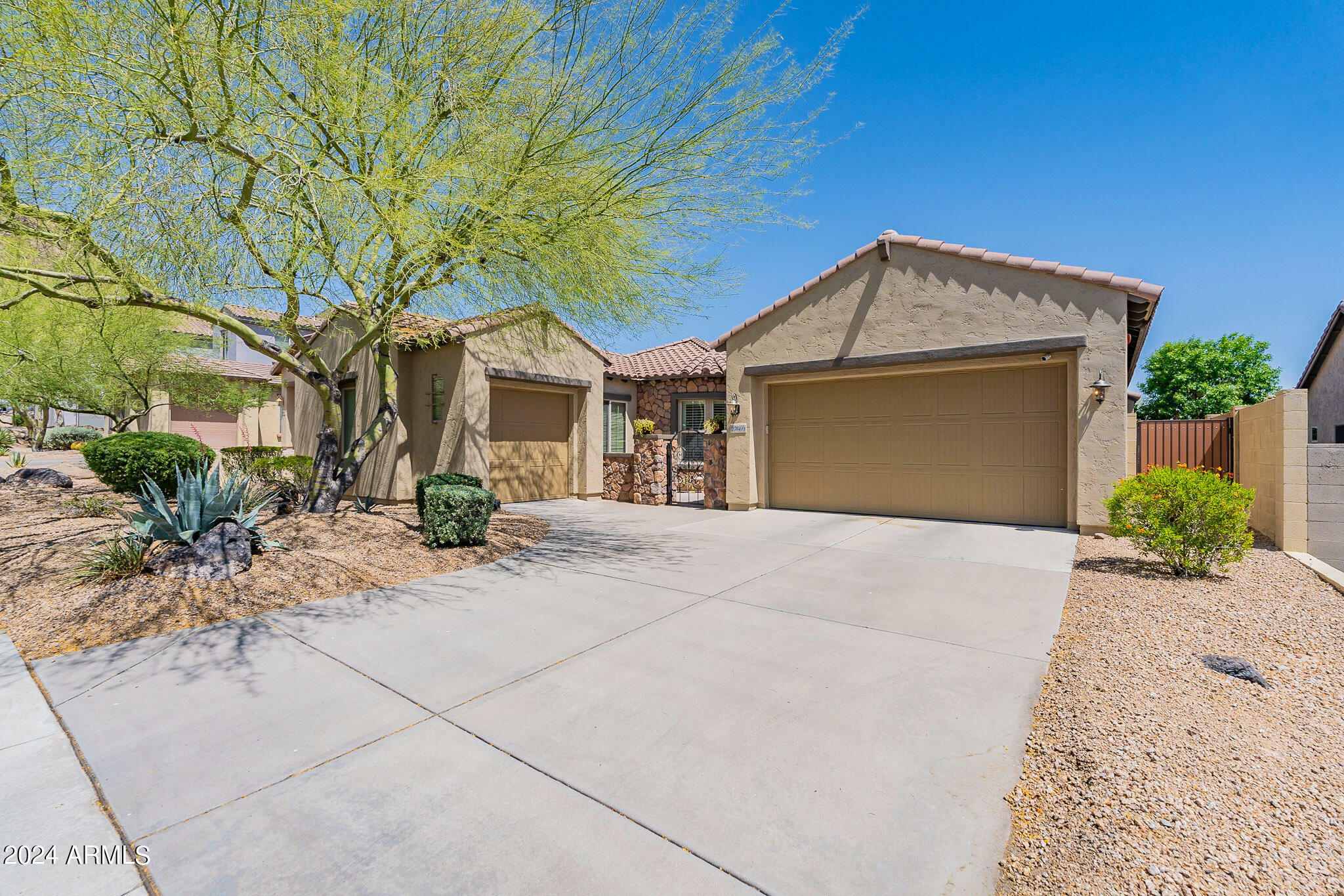 Property Photo:  27669 N Higuera Drive  AZ 85383 