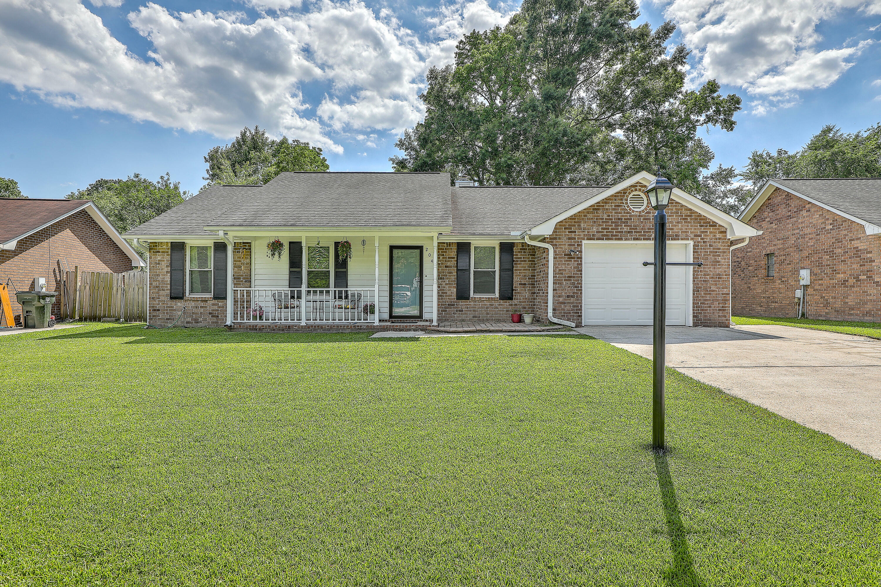 Property Photo:  204 Houston Drive  SC 29456 