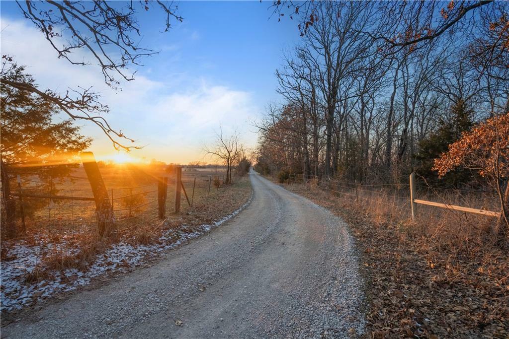 Property Photo:  2876 County Road 4350 N/A  KS 67337 