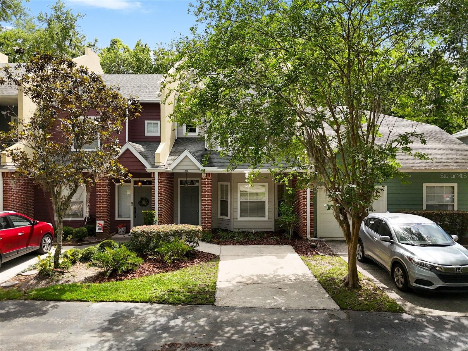 Property Photo: 318 NW 50th Boulevard FL 32607