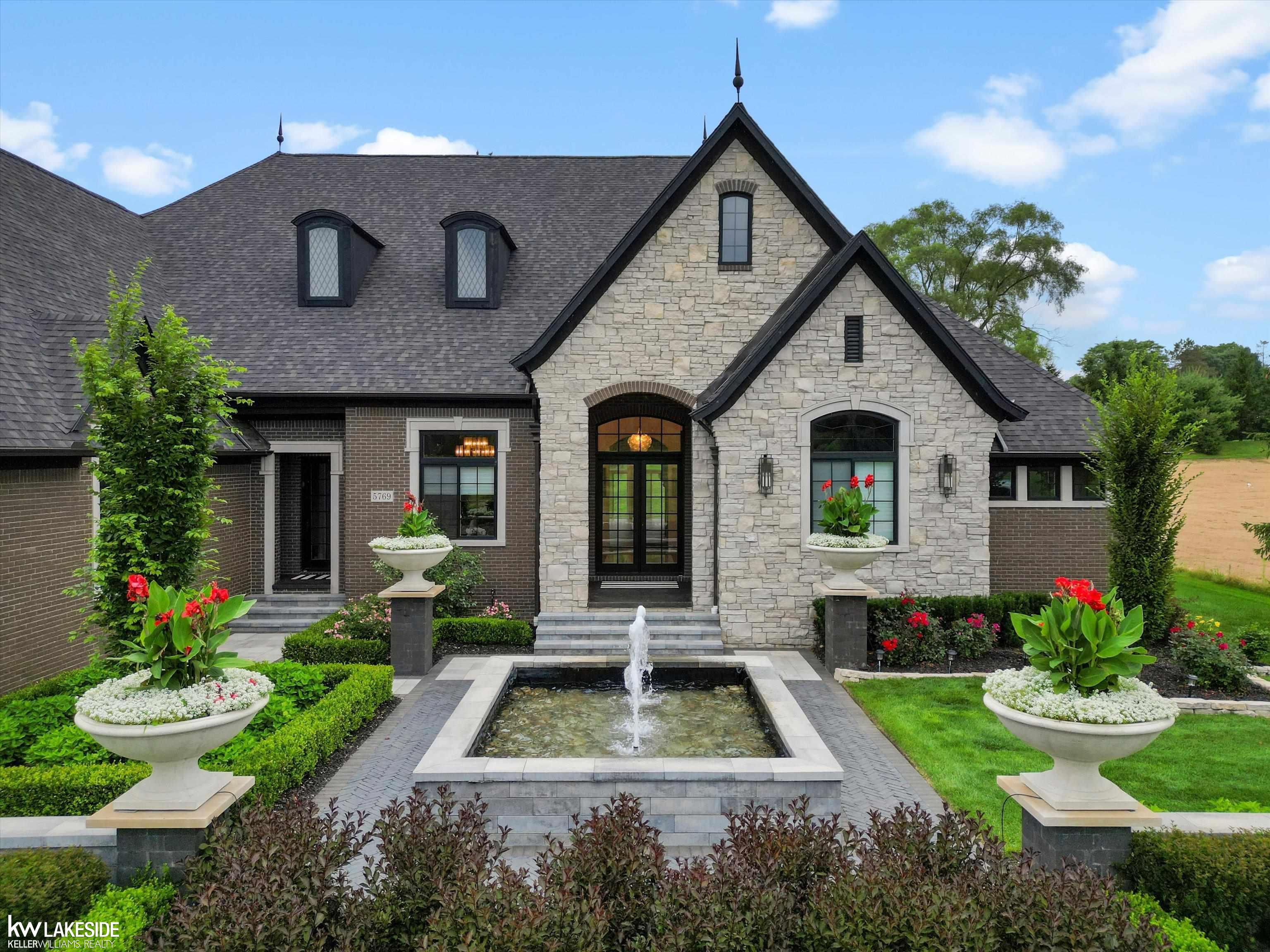 Property Photo: 5769 Cotswold Drive 16 MI 48094