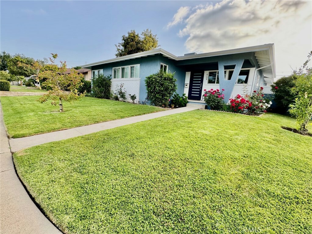 Property Photo:  6139 Sylvia Avenue  CA 91335 