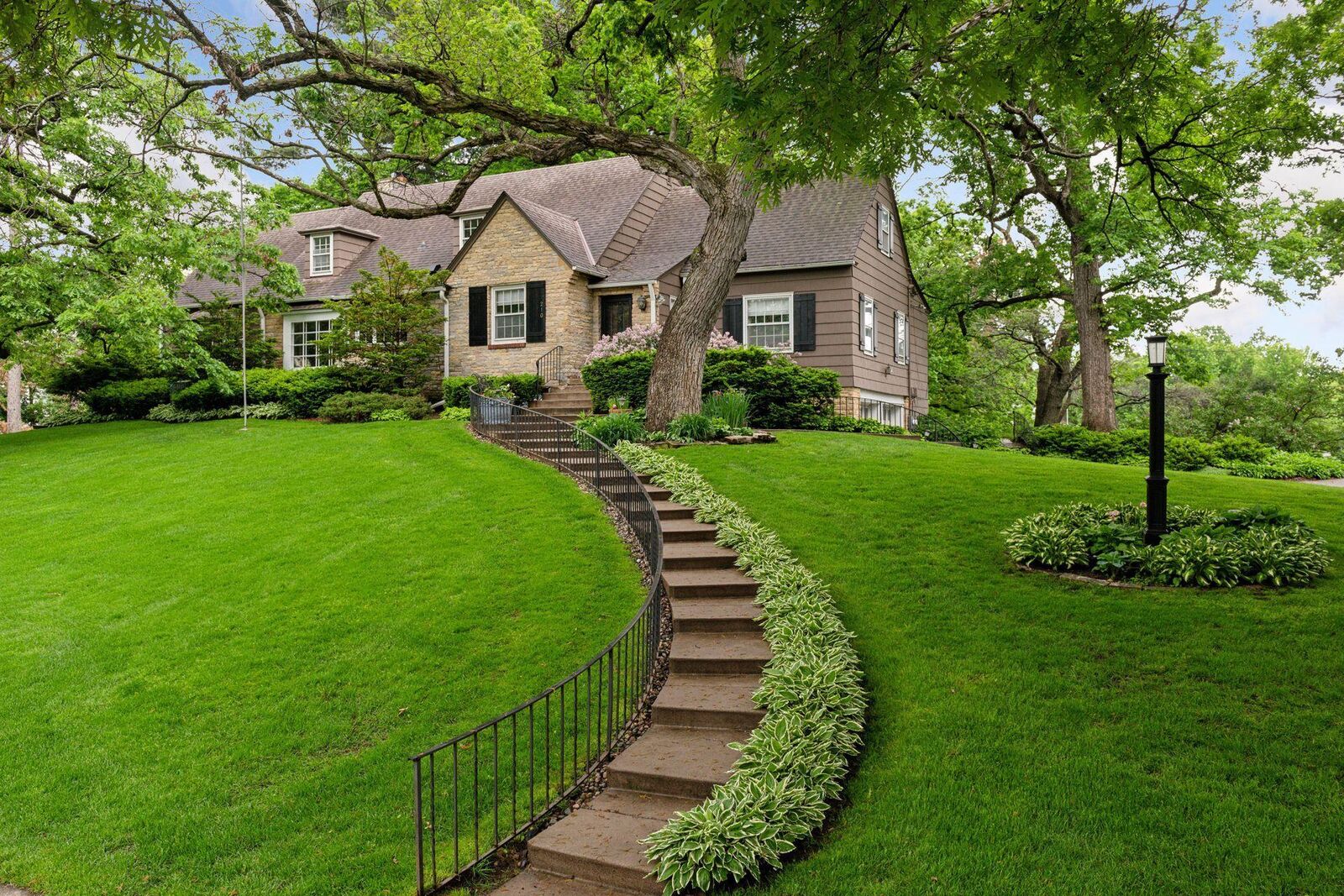 Property Photo: 210 Cottage Downs MN 55305