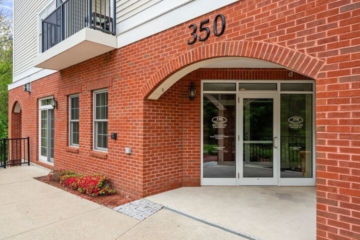 Property Photo:  350 Greene Street 204  MA 01845 