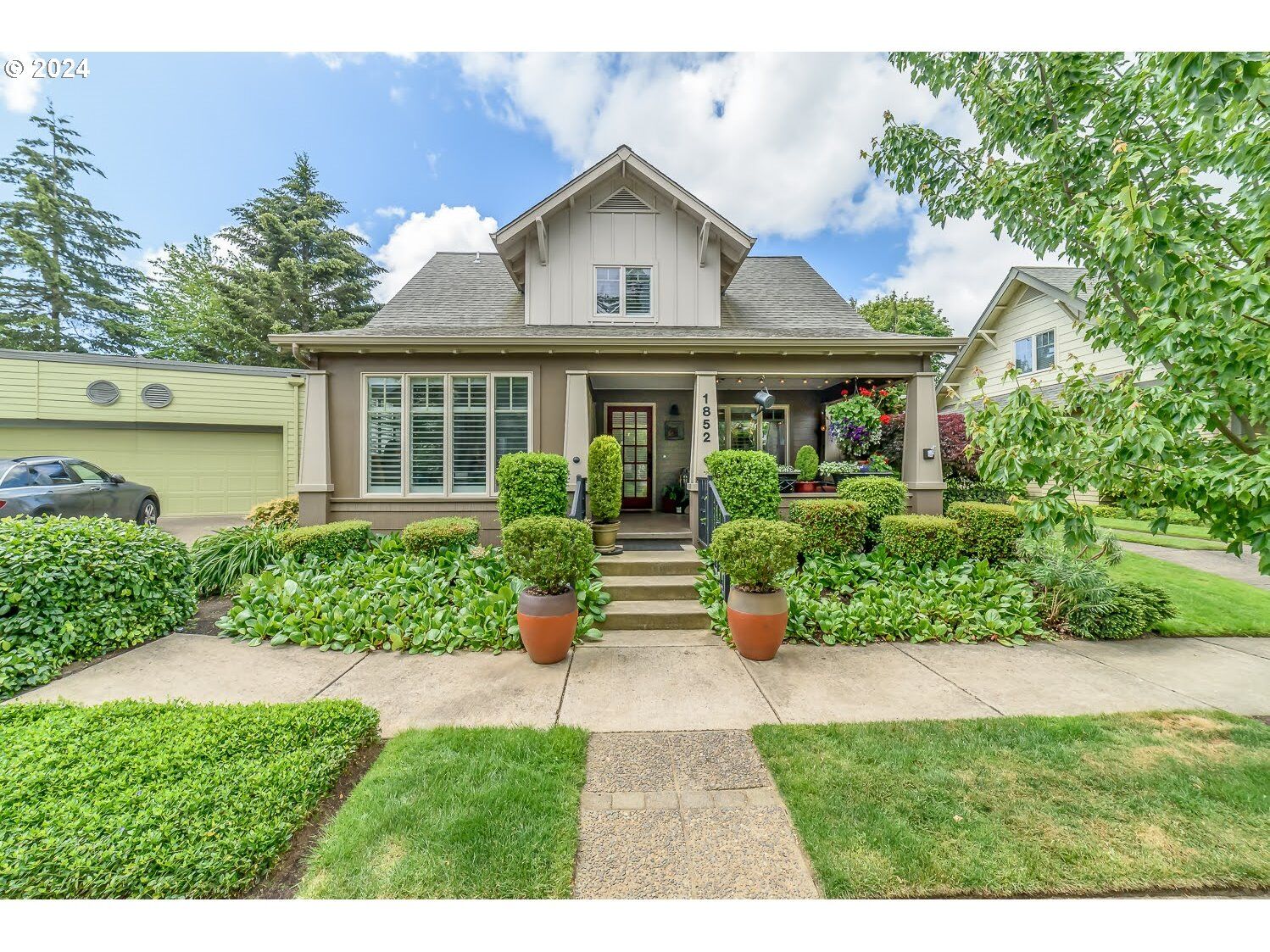 Property Photo:  1852 Riverwood Dr  OR 97401 