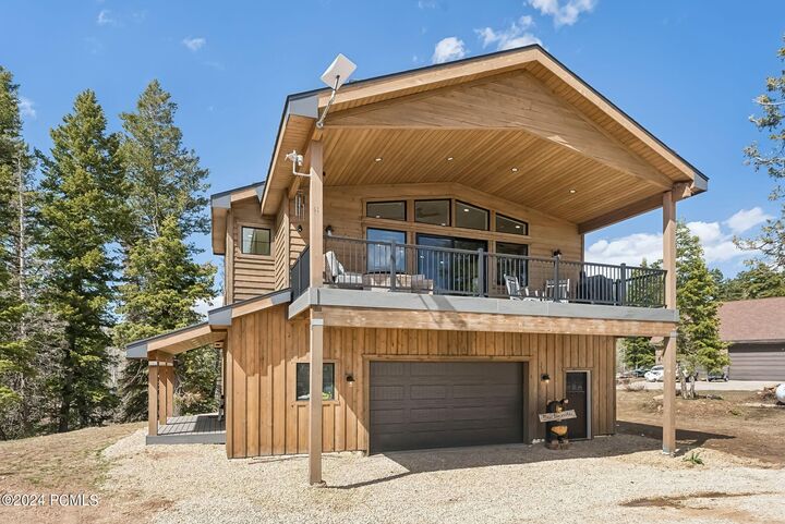 Property Photo: 1430 W Arapaho Drive UT 84017