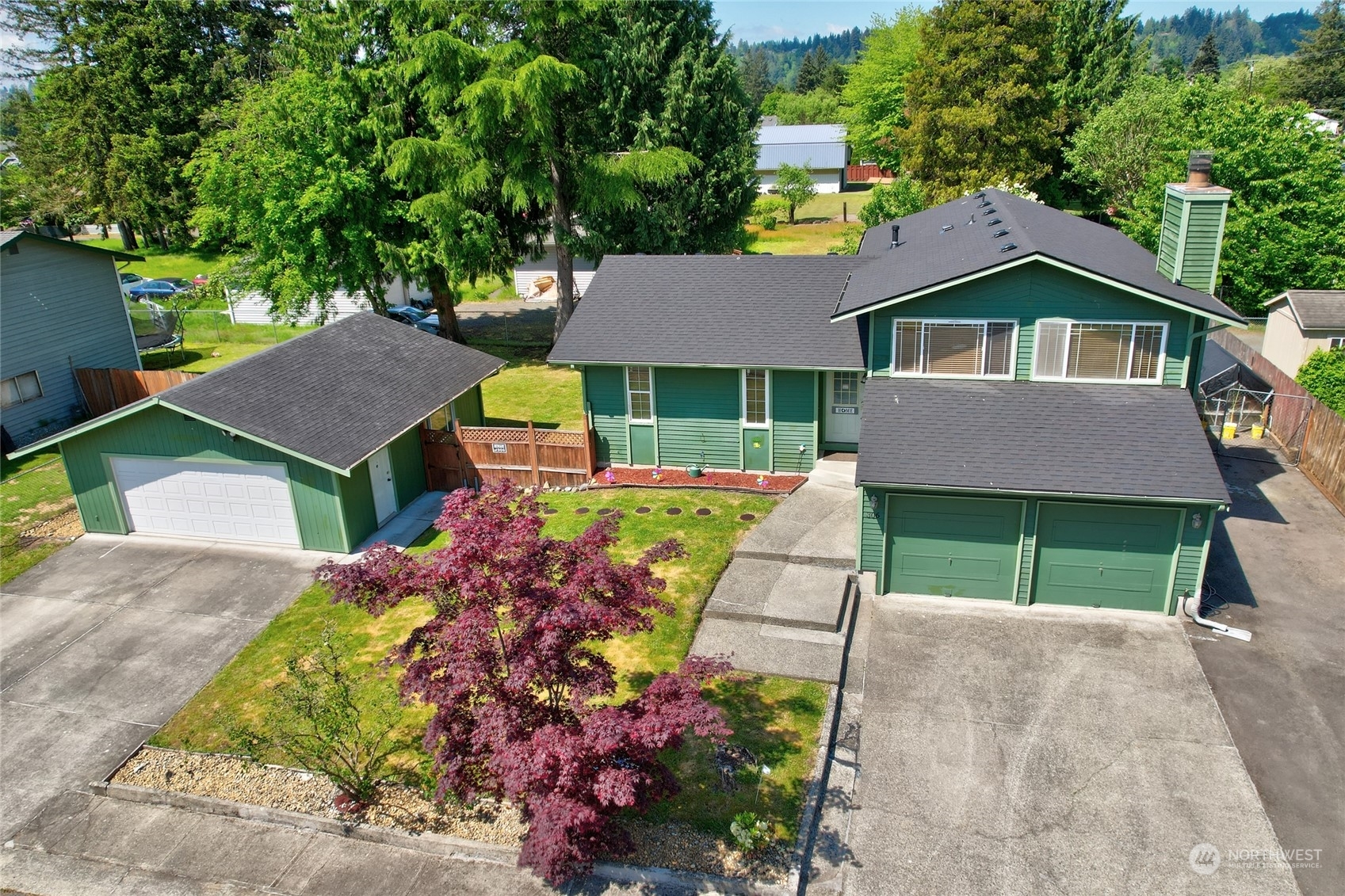 Property Photo: 306 Pacific Avenue S WA 98047