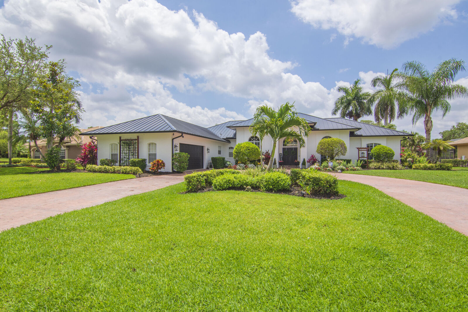 Property Photo:  9515 Laurelwood Court  FL 34951 