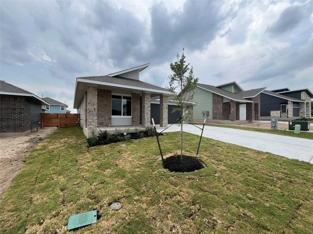 Property Photo:  201 Tofalla  TX 78640 