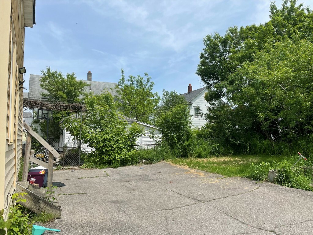 Property Photo:  318 Oak Hill Avenue  NY 13760 