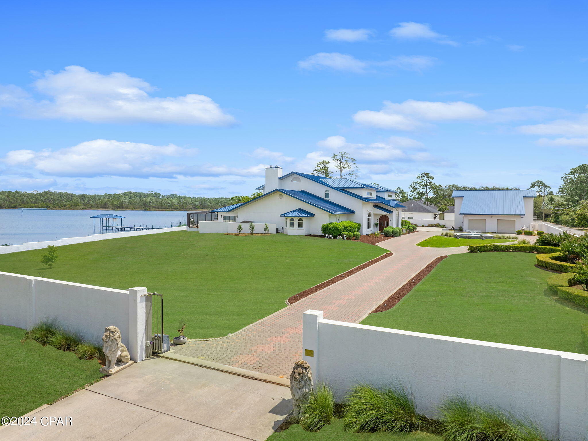 Property Photo:  820 Gulfview Drive  FL 32413 