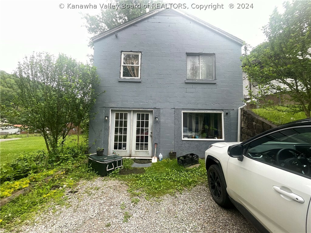 603 Crestlyn Drive  Charleston WV 25302 photo