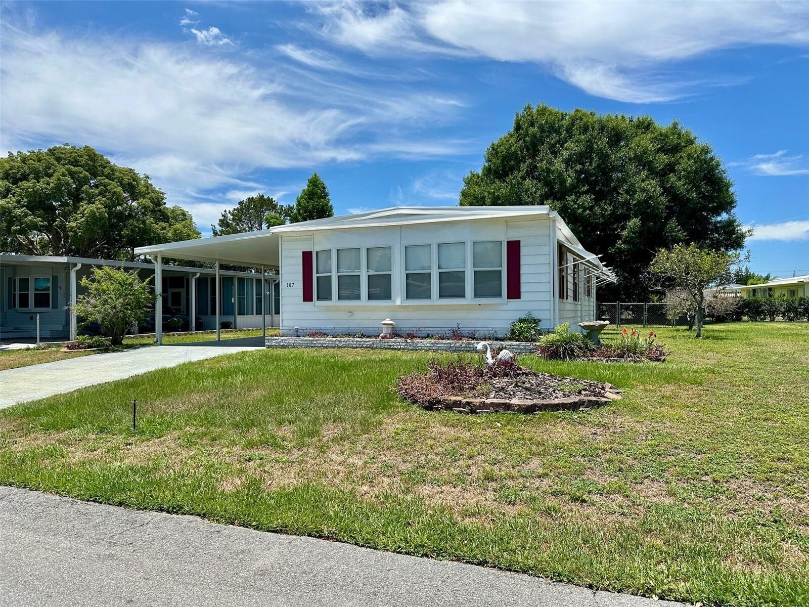 Property Photo:  1610 Reynolds Road 107  FL 33801 