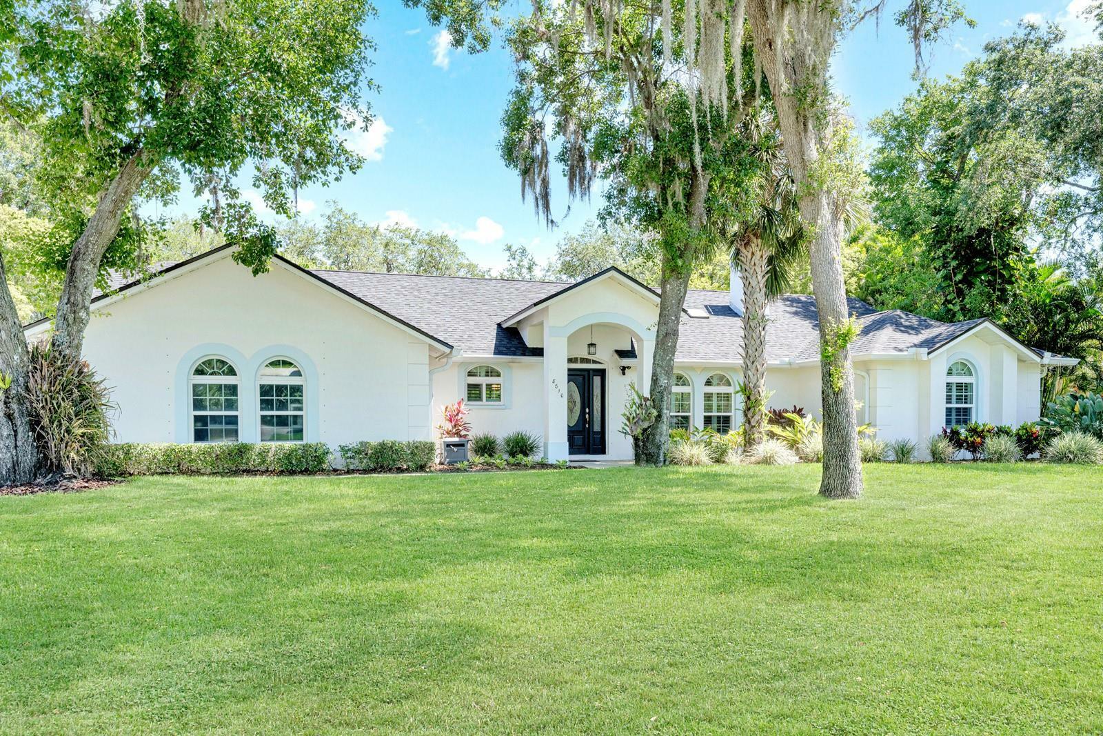 Property Photo:  8810 Crosswood Court  FL 33578 