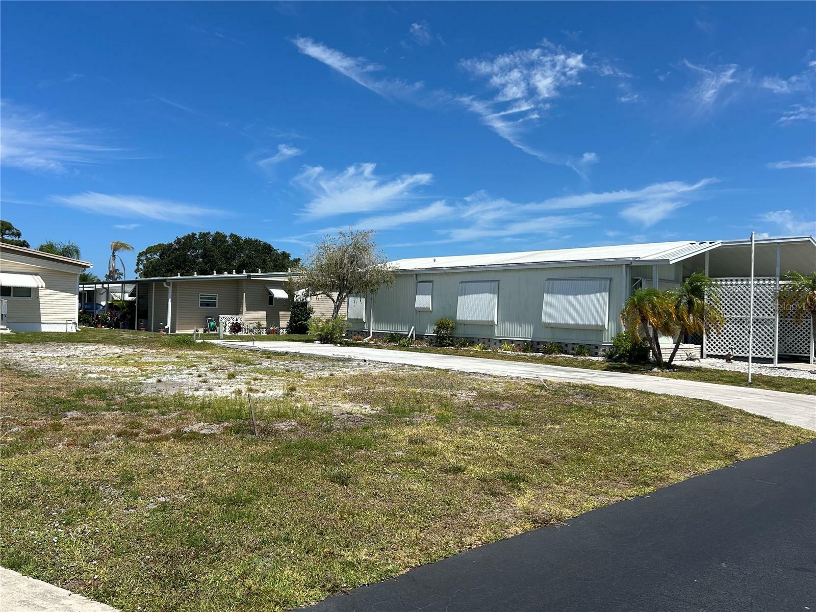 Property Photo:  221 Palm Air Drive  FL 34229 