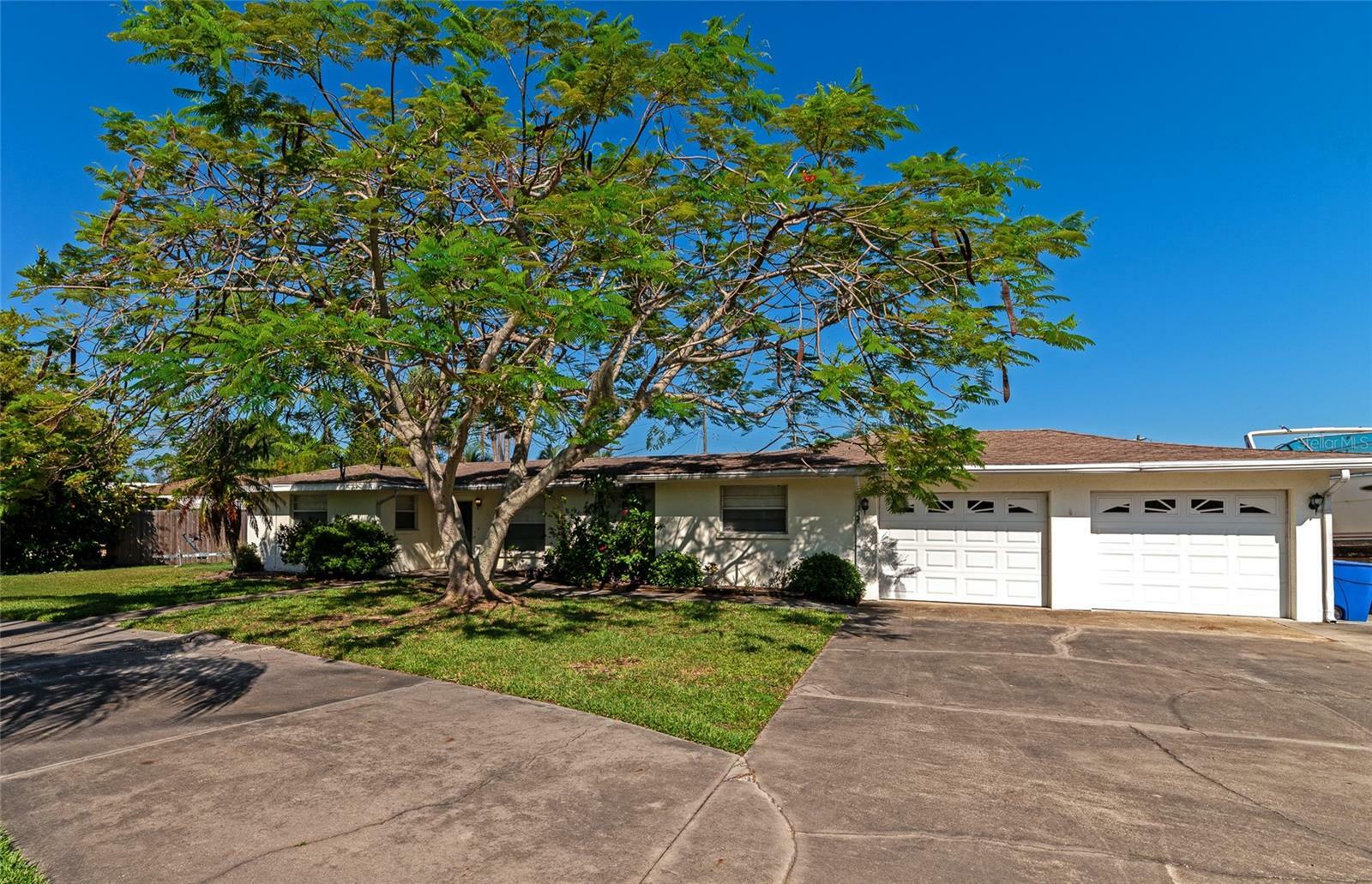 Property Photo:  329 Shore Drive  FL 34222 