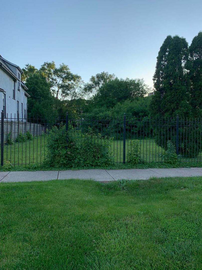 Property Photo:  312 N Lotus Avenue  IL 60644 