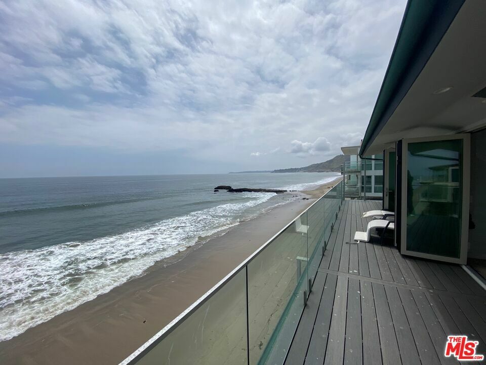 Property Photo:  25216 Malibu Road  CA 90265 