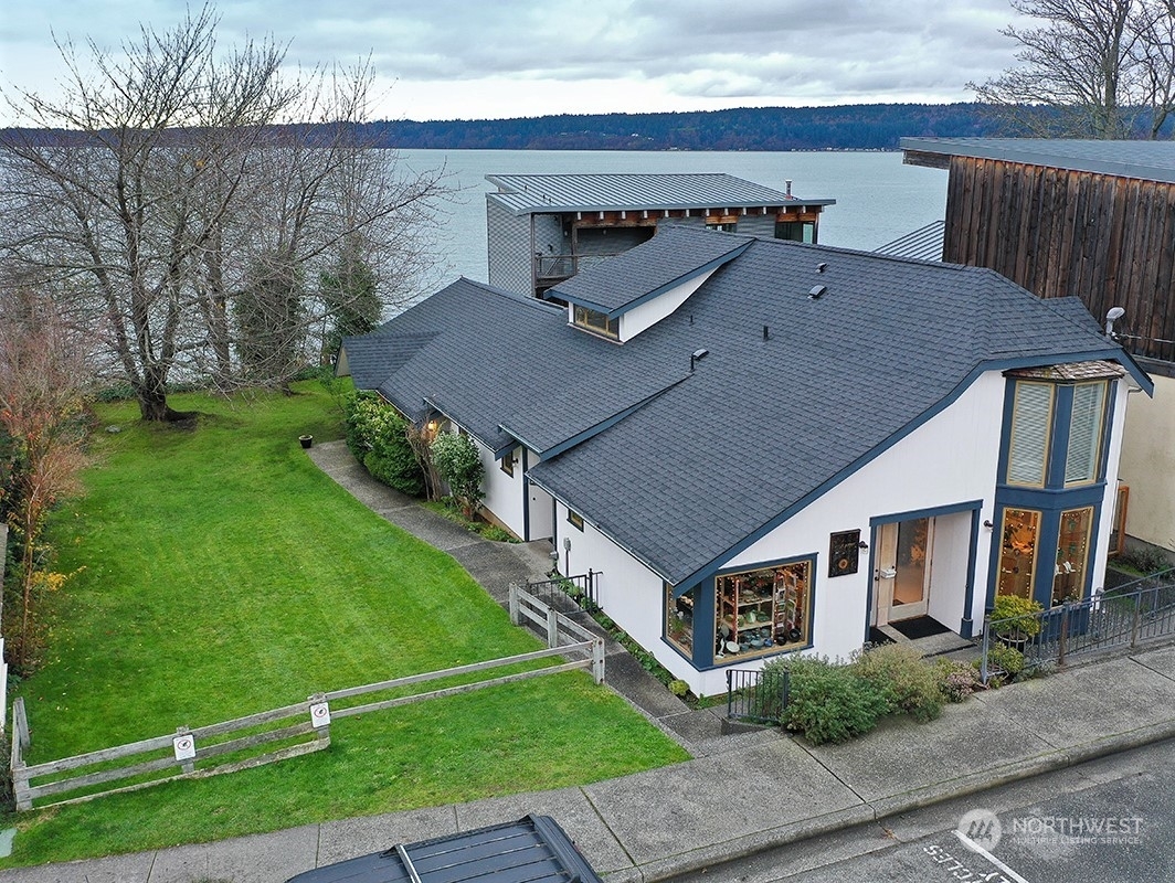 Property Photo:  308 1st Street  WA 98260 