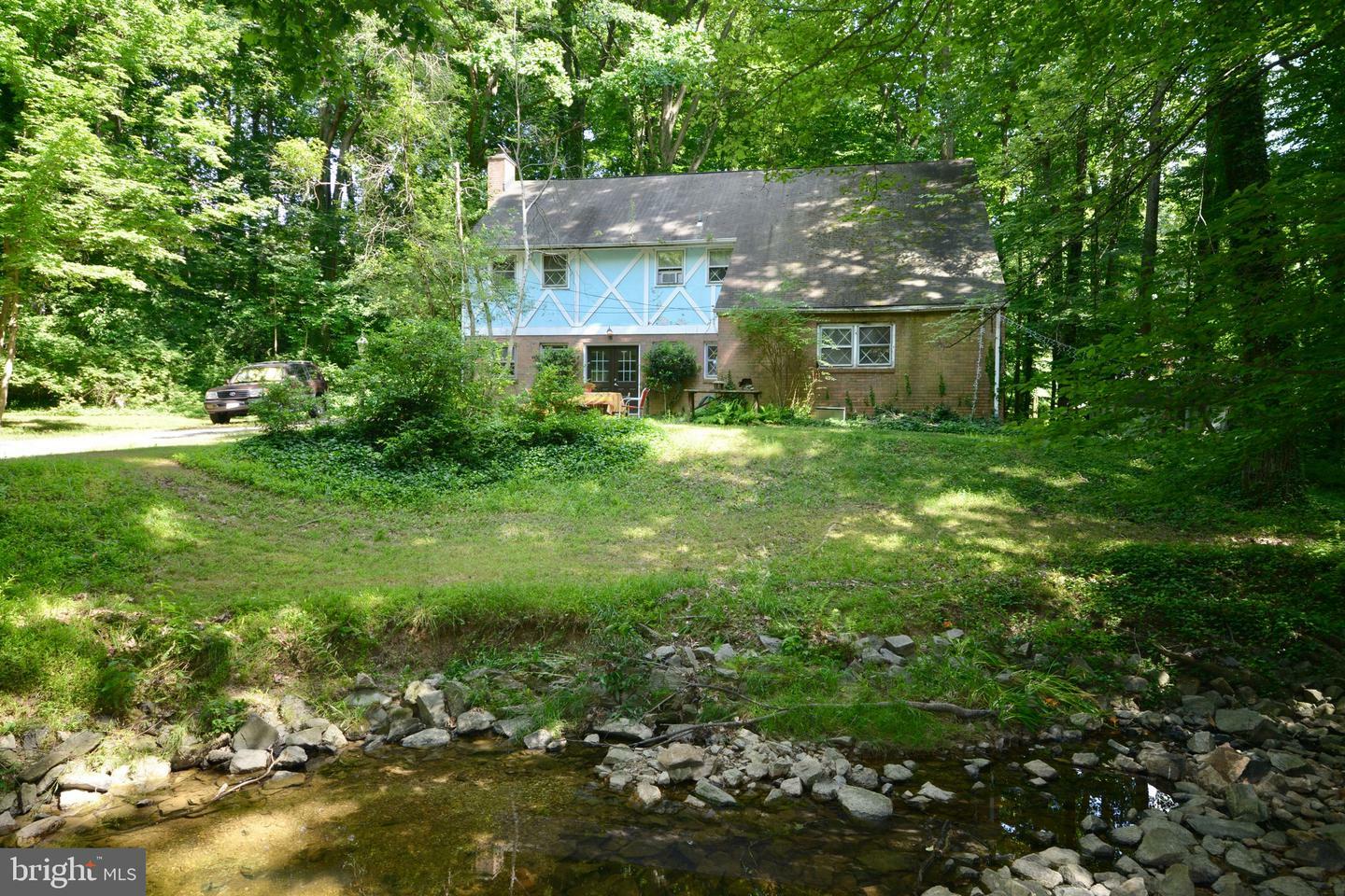 Property Photo:  10011 Glenmere Road  VA 22032 