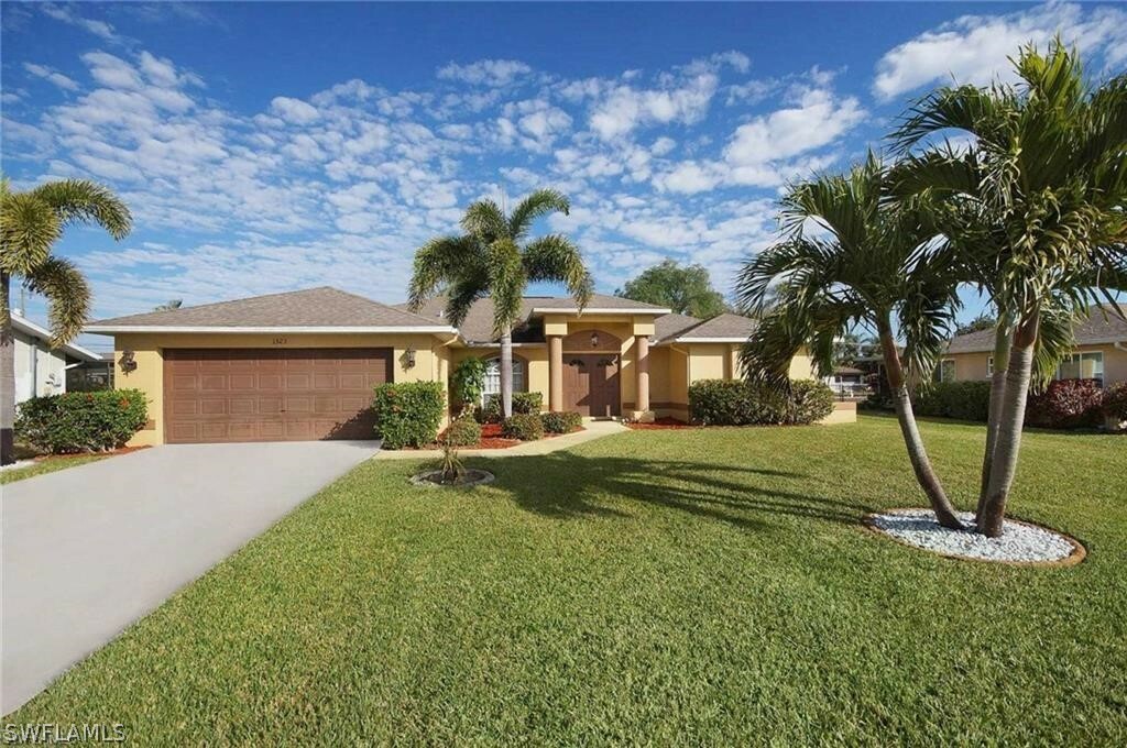 Property Photo:  1323 SE 37th Street  FL 33904 