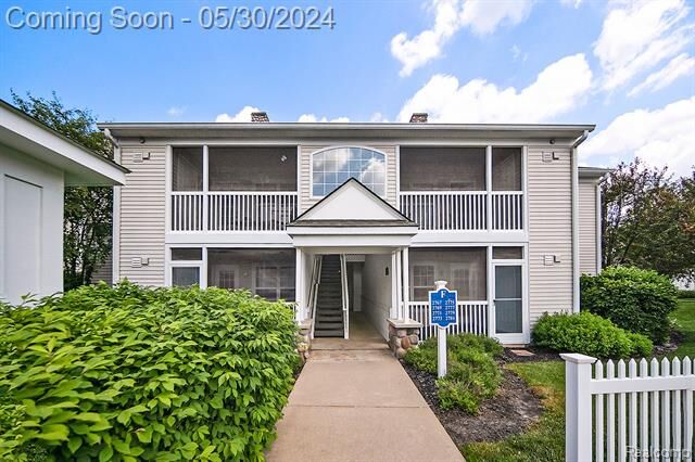Property Photo: 2769 S Knightsbridge Circle MI 48105