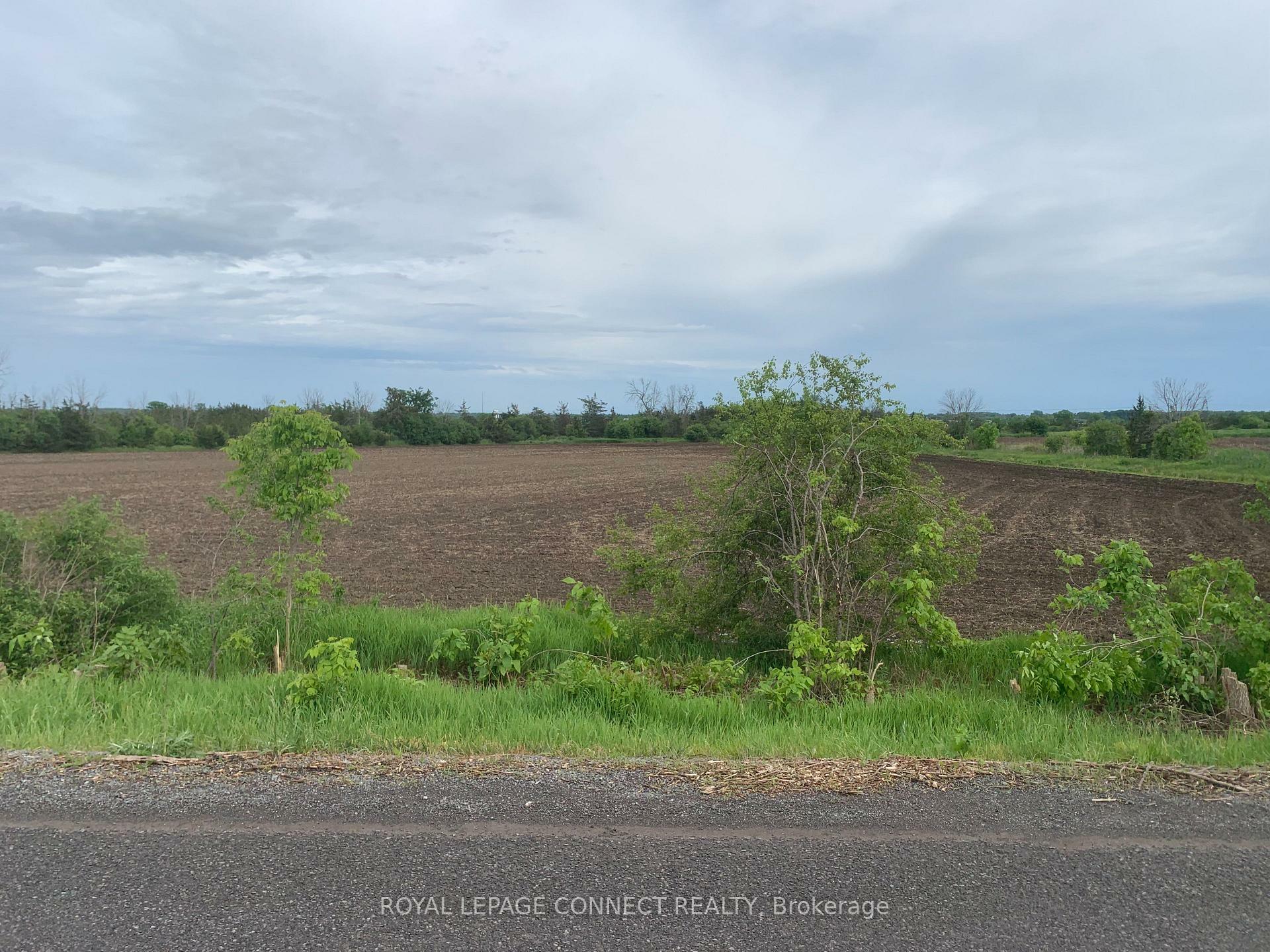 Property Photo:  208 Drive In Rd  ON K7R 3L1 