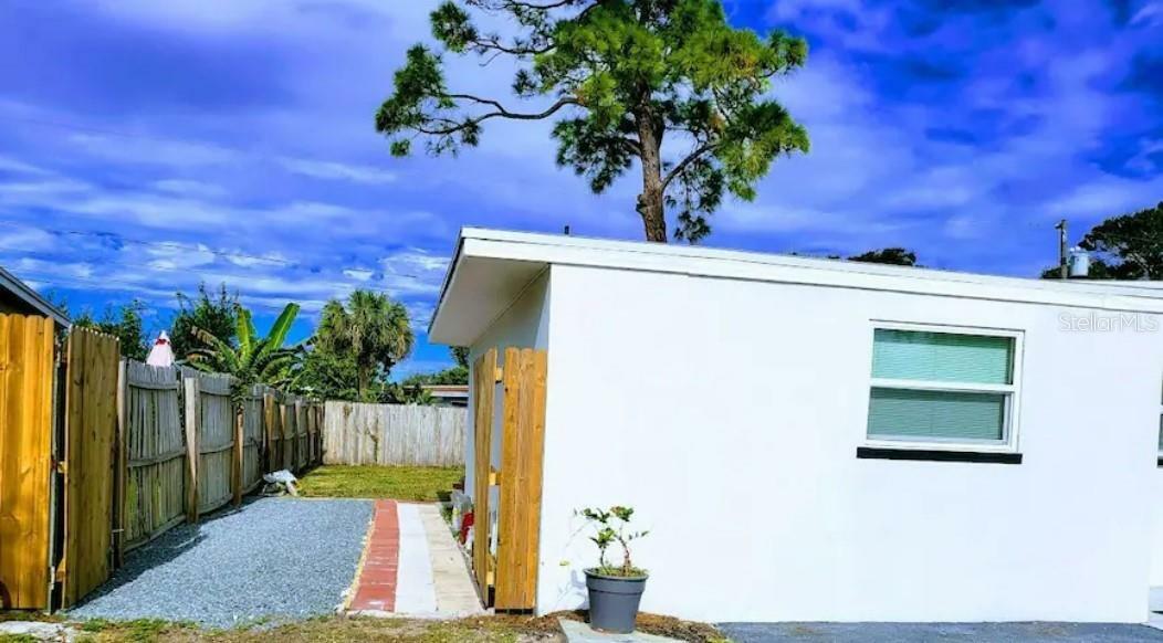 Property Photo:  6267 Hampton Drive N  FL 33710 