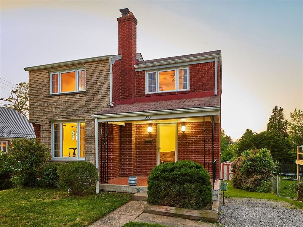 Property Photo:  717 Corbin St  PA 15122 