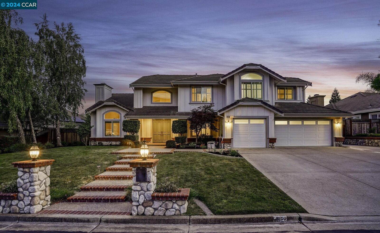 Property Photo: 162 Alta Vista Way CA 94506