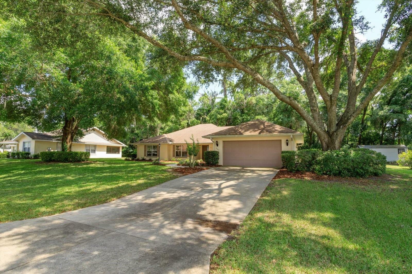 Property Photo:  847 Berryhill Circle  FL 34731 