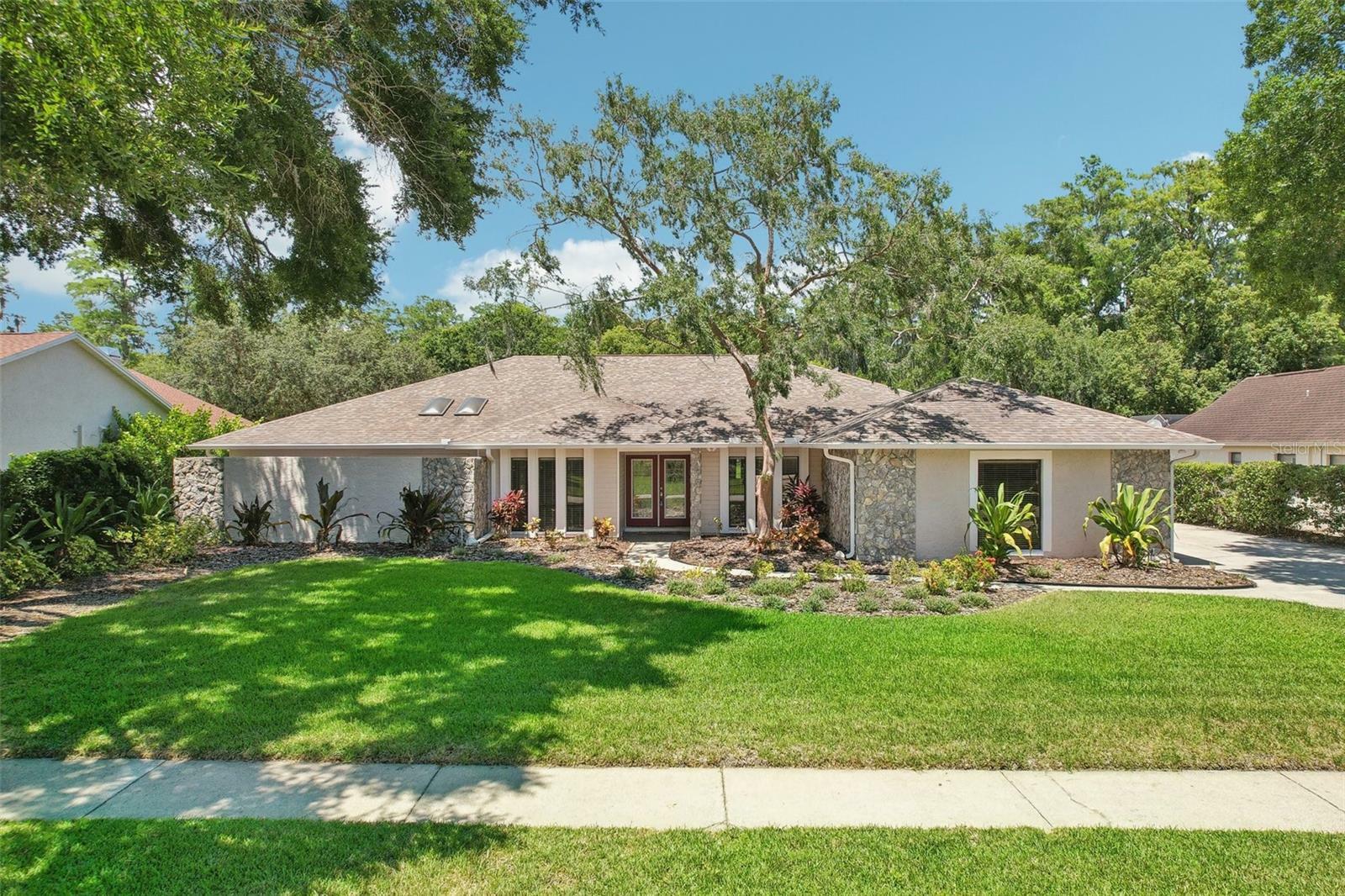 Property Photo:  603 Crystal Grove Boulevard  FL 33548 