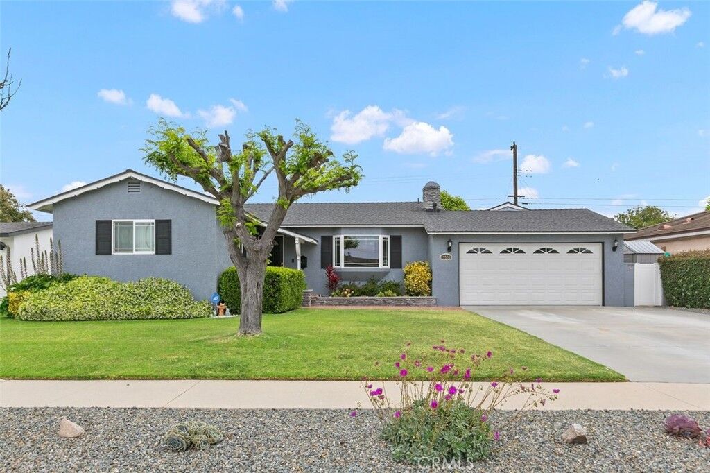 Property Photo:  13552 Chestnut Street  CA 92683