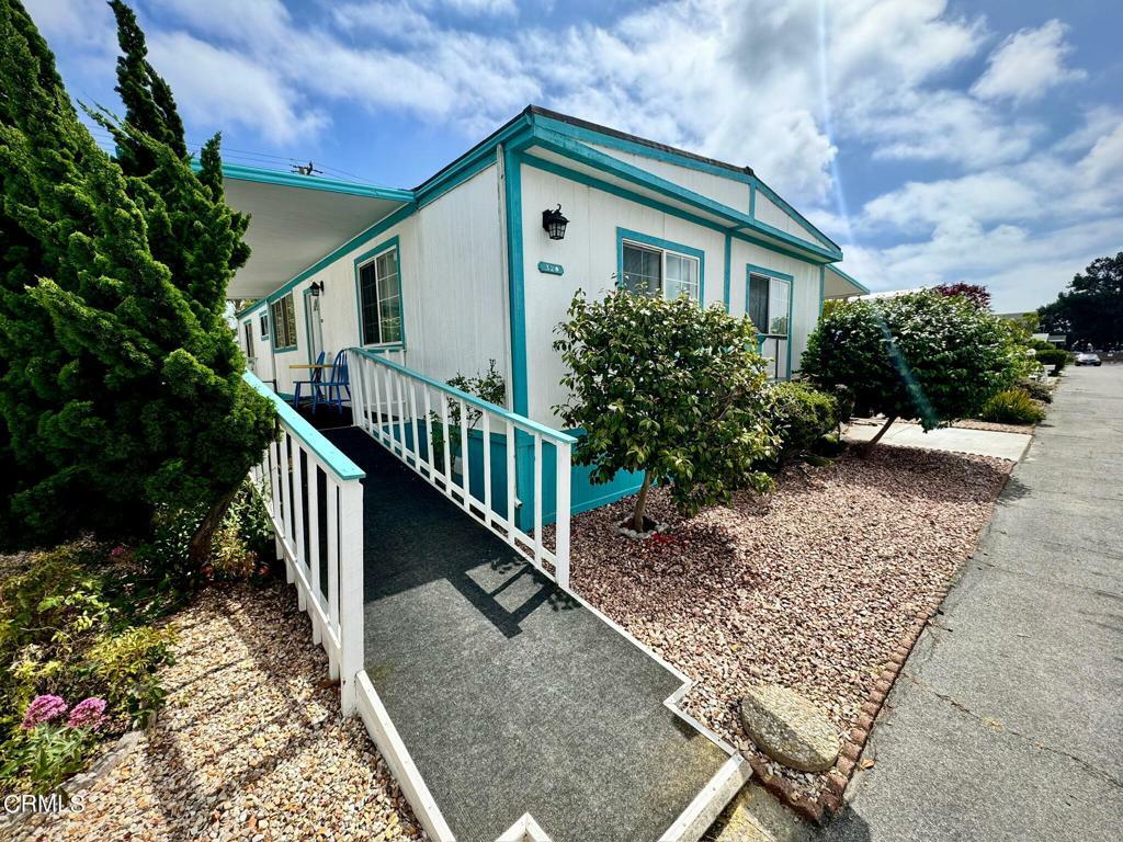 Property Photo:  320 Columbia Place 46  CA 93033 